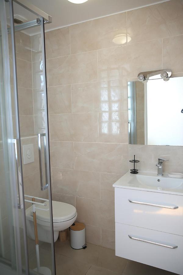 Croix Blanche - Le Logis Apartment Tournan-en-Brie ภายนอก รูปภาพ