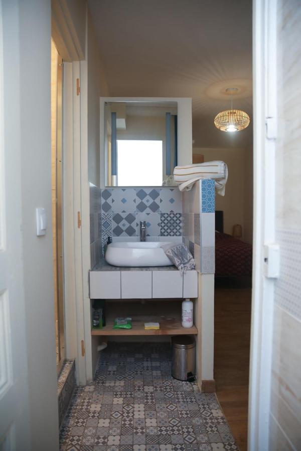 Croix Blanche - Le Logis Apartment Tournan-en-Brie ภายนอก รูปภาพ